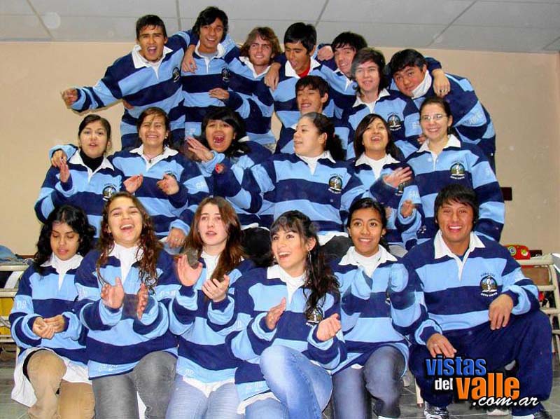 3º2ª polimodal con sus nuevos buzos de egresados 2009 copy