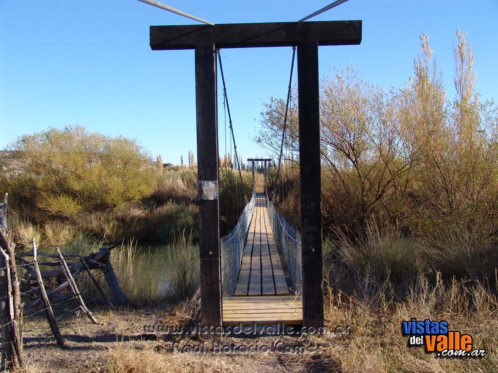 Puente colgante en Dolavon