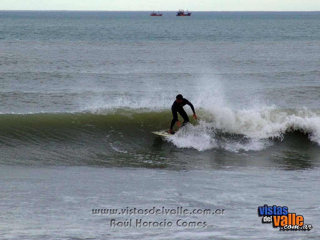 Surfeando en Playa Union