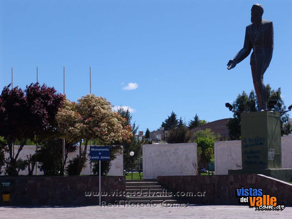 Monumento Luis Jones